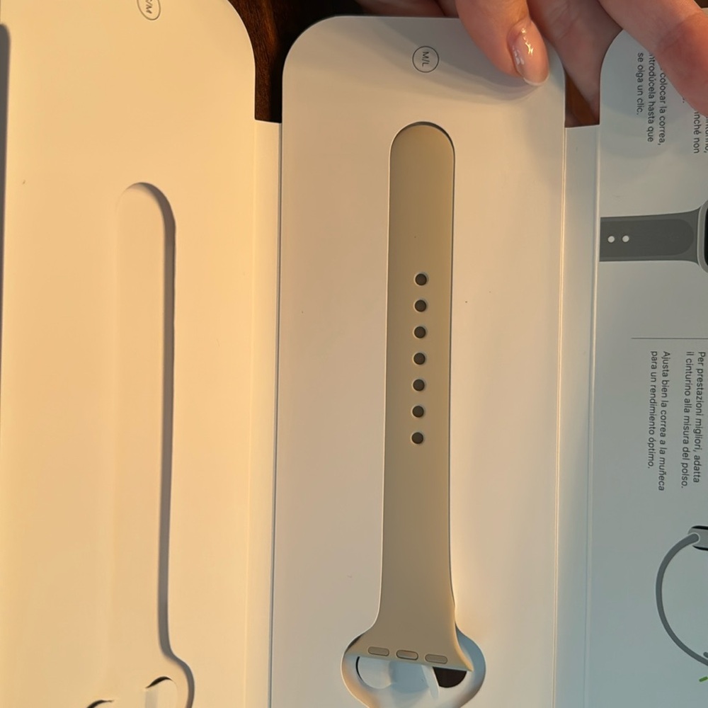 Apple m/l starlight sport band